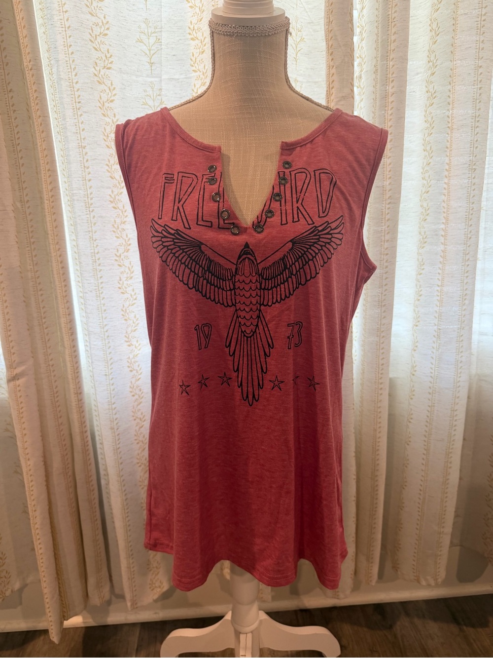 Vintage-Inspired Pink Sleeveless Graphic Top